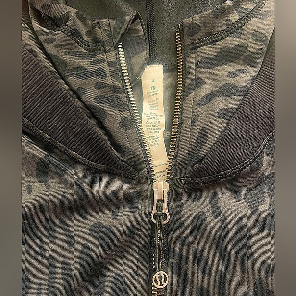Lululemon womens leopard print black and gray hoodie jacket Size 4 - Picture 4 of 10